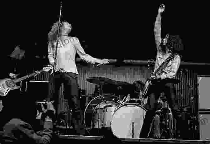 Led Zeppelin Performing Live In Concert When Giants Walked The Earth 10th Anniversary Edition: A Biography Of Led Zeppelin