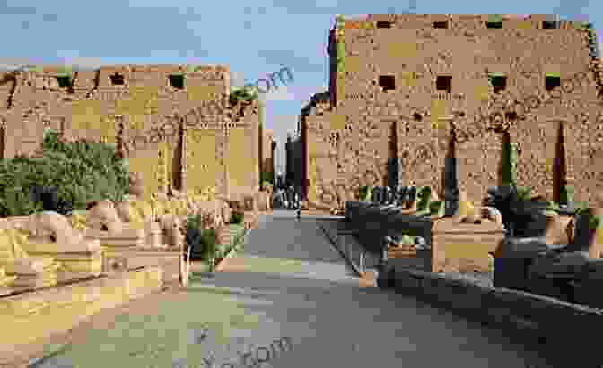 The Temple Of Amun Ra At Karnak, Egypt. EGYPTIAN OF THE DEAD Hieroglyph Translations Volume 5: Featuring The Temple Fo Amun Ra Through Trilinear Translation Method (EGYPTIAN OF THE TRANSLATIONS USING THE TRILINEAR METHOD)